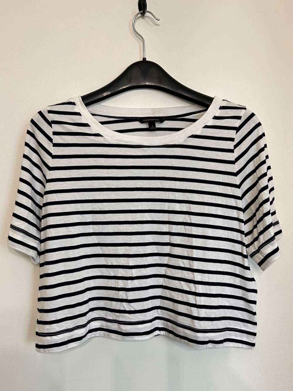 NWOT BANANA REPUBLIC 100% PIMA COTTON CROPPED TEE